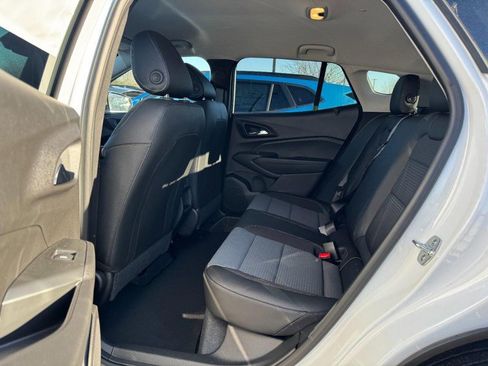 New 2026 Chevrolet Trax LT image 6