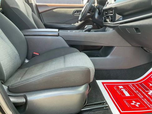 Used 2021 Nissan Rogue S image 20