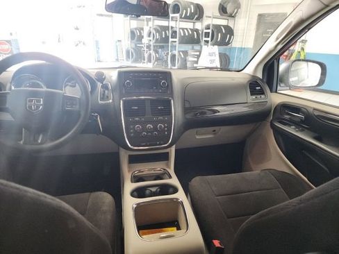 Used 2013 Dodge Grand Caravan SXT FWD image 11