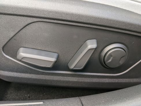 New 2025 Hyundai Elantra Limited image 23