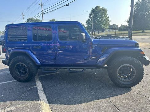 Used 2018 Jeep Wrangler Unlimited Sahara w/ Cold Weather Group AWD/4WD image 6