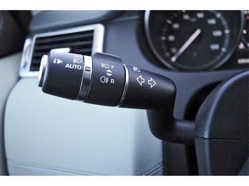 Used 2017 Land Rover Discovery Sport SE image 16