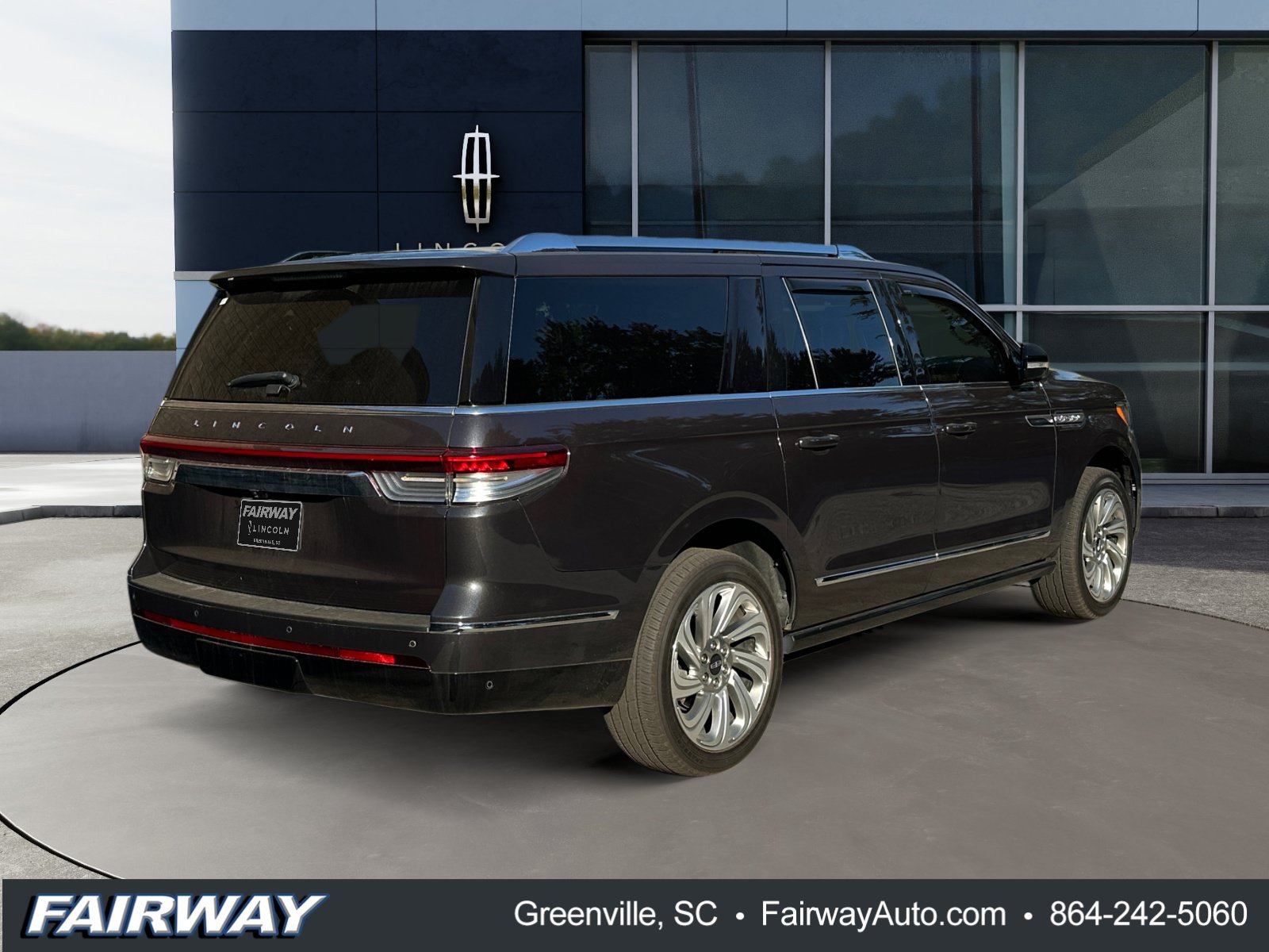 Used 2024 Lincoln Navigator L Reserve AWD/4WD image 7