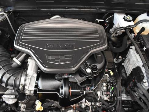 Used 2024 Cadillac XT6 Premium Luxury image 3