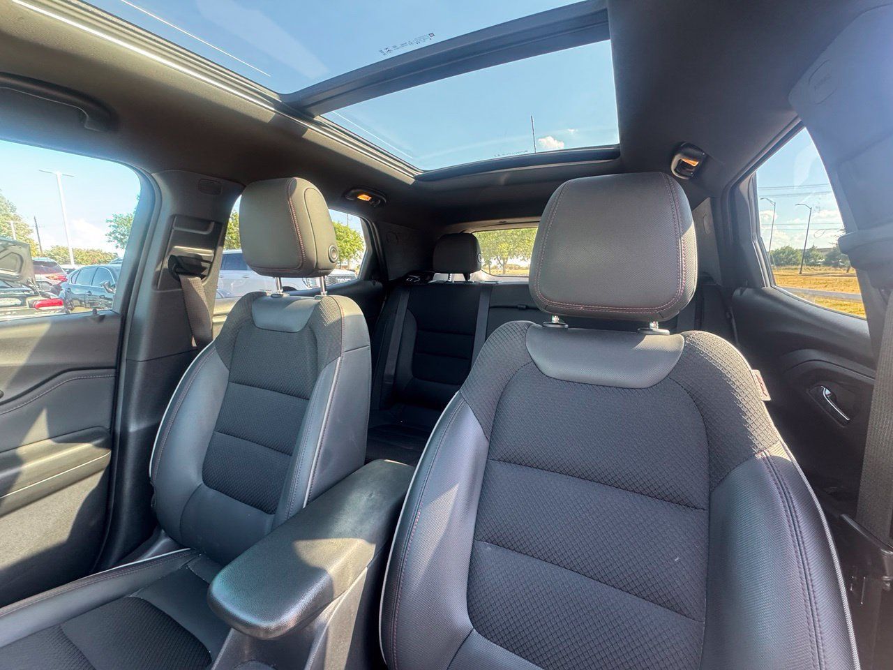 Used 2021 Chevrolet TrailBlazer RS w/ Sun and Liftgate Package FWD image 6