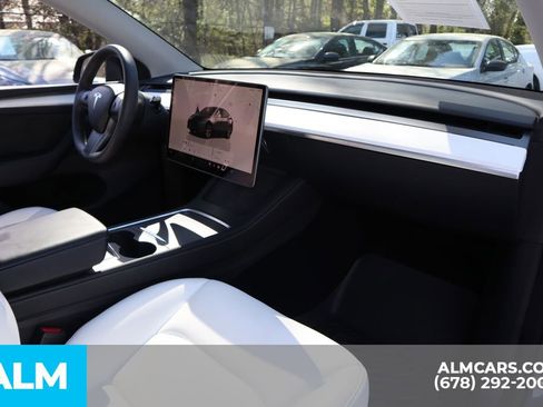 Used 2023 Tesla Model Y Long Range image 29