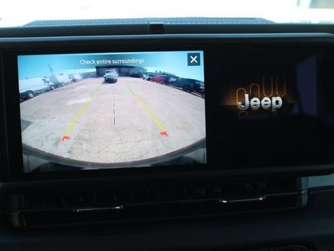 Used 2024 Jeep Wrangler Unlimited Sahara AWD/4WD image 27