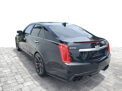 Used 2017 Cadillac CTS V w/ Luxury Package RWD image 4