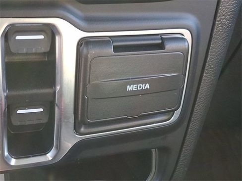 Used 2023 Jeep Gladiator Mojave w/ Cold Weather Group image 27