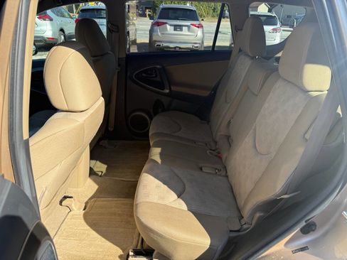 Used 2012 Toyota RAV4 FWD image 6