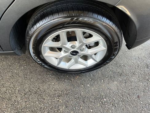 Used 2025 Kia Soul LX w/ LX Technology Package image 30