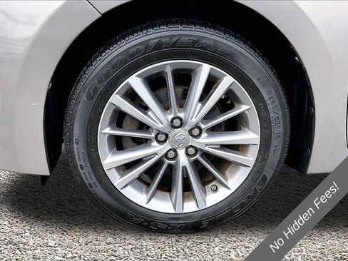 Used 2014 Toyota Corolla LE FWD image 9