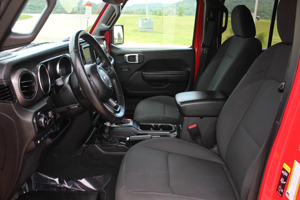 Used 2023 Jeep Wrangler Unlimited w/ Cold Weather Group AWD/4WD image 26