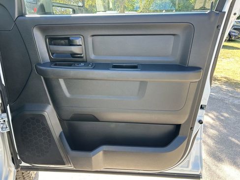 Used 2024 RAM 2500 Tradesman w/ Chrome Appearance Group image 37