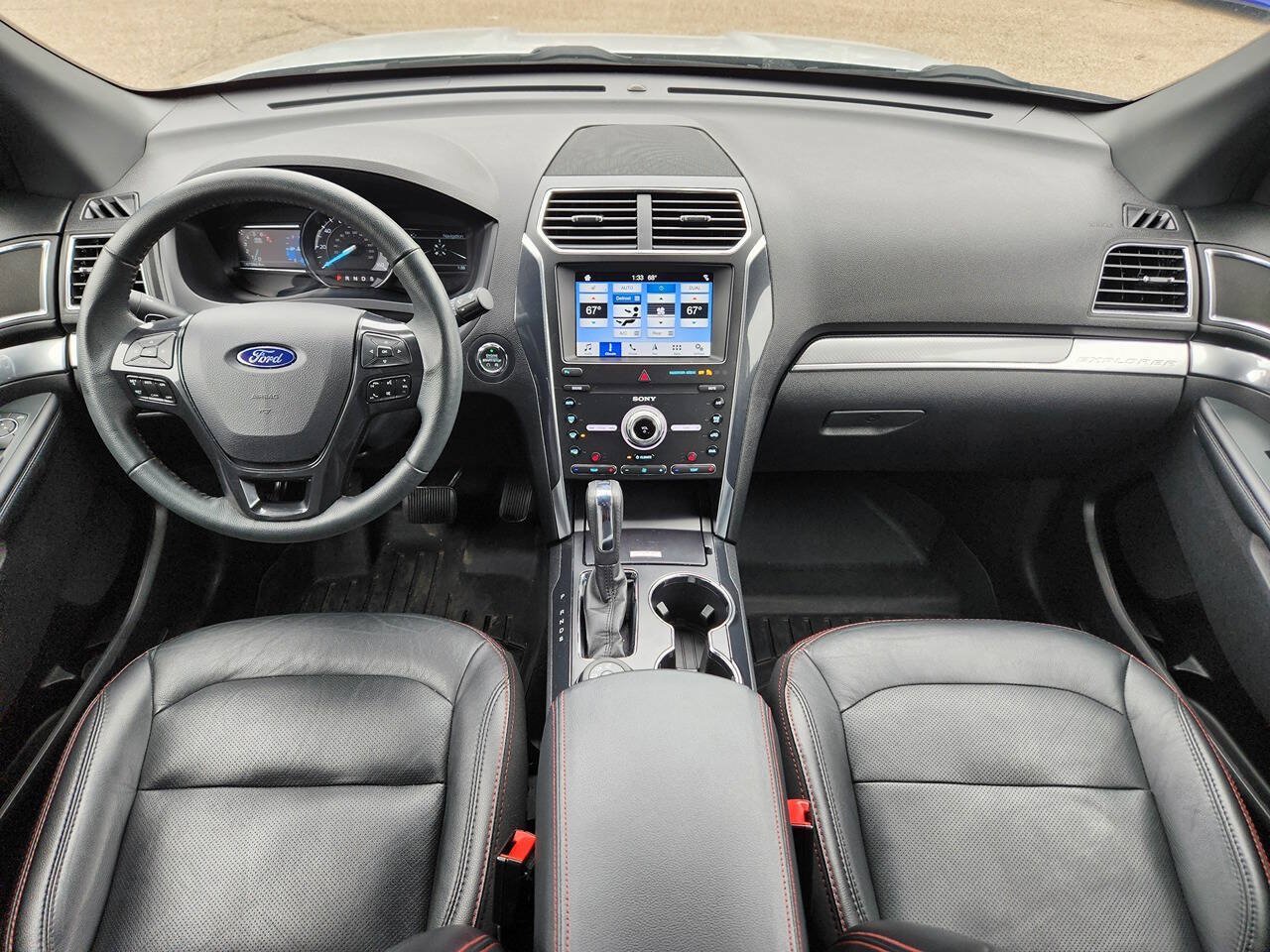 Used 2019 Ford Explorer Sport AWD/4WD image 3