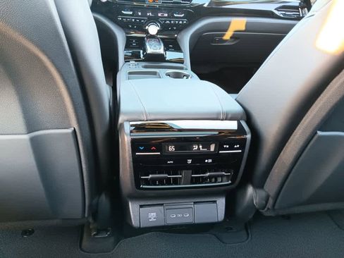 Used 2025 Acura MDX FWD w/ Technology Package image 17