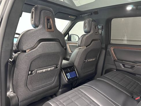 Used 2025 Rivian R1T Premium image 14