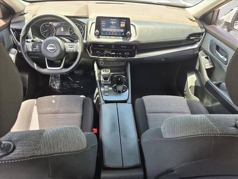 Used 2022 Nissan Rogue SV FWD image 17