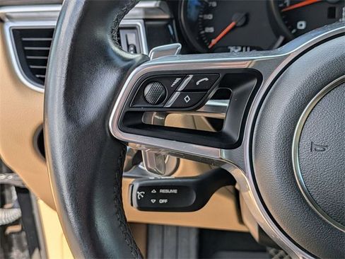 Used 2018 Porsche Macan Sport Edition image 23