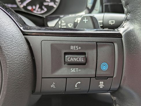 Used 2022 Nissan Pathfinder SL FWD image 20