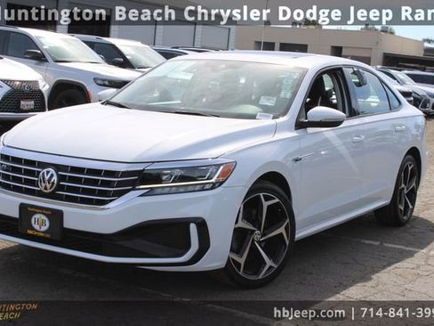 Used 2020 Volkswagen Passat 2.0T R-Line image 8