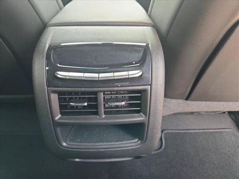 Used 2023 Cadillac XT5 Premium Luxury FWD image 16