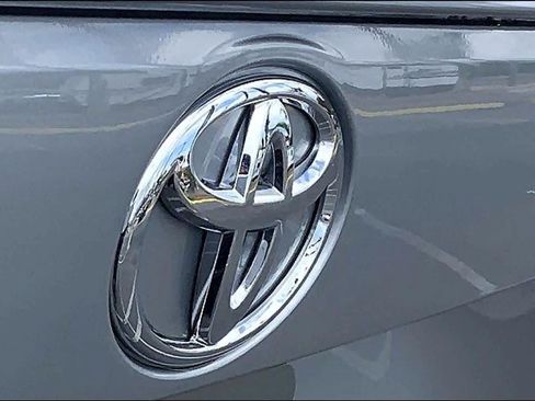 Used 2025 Toyota RAV4 XLE w/ Convenience Package FWD image 30