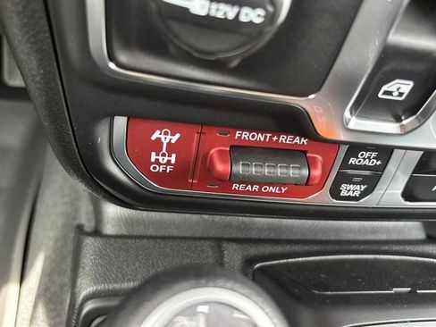 New 2026 Jeep Wrangler Rubicon w/ Xtreme 35 Tire Package image 33