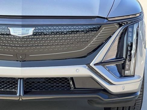 New 2026 Cadillac Lyriq V image 8