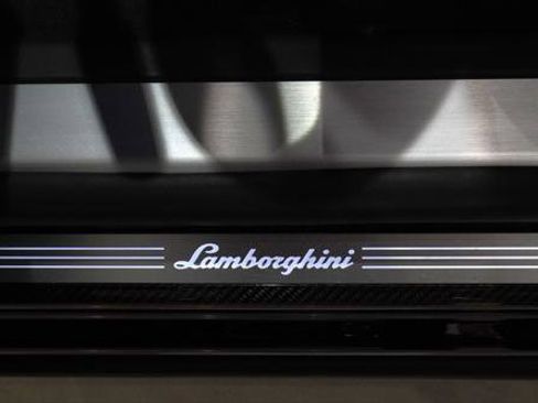 Used 2020 Lamborghini Urus AWD/4WD image 25