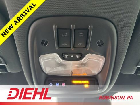 Used 2025 Chevrolet TrailBlazer RS w/ Convenience Package image 32