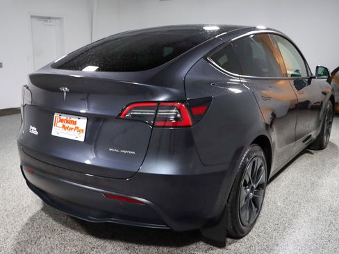 Used 2024 Tesla Model Y Long Range AWD/4WD image 7