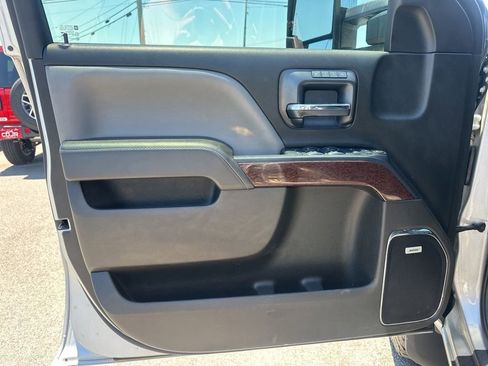 Used 2017 GMC Sierra 2500 SLT w/ Duramax Plus Package AWD/4WD image 24