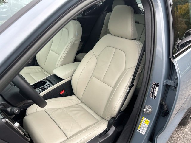 Used 2023 Volvo XC40 B5 Plus w/ Driver Assist Package AWD/4WD image 16