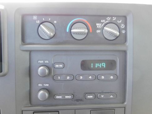 Used 2004 Chevrolet Express 3500 Extended Passenger RWD image 16
