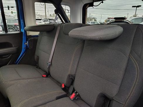 Used 2024 Jeep Wrangler Sport S image 4