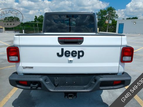 Used 2022 Jeep Gladiator Sport AWD/4WD image 4