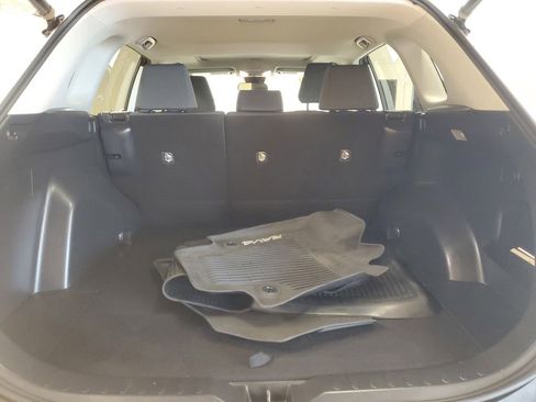 Used 2020 Toyota RAV4 XLE w/ Convenience Package image 8