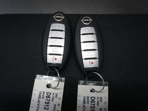 Used 2023 Nissan Altima 2.5 SR w/ SR Premium Package FWD image 19