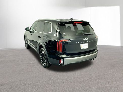 Used 2025 Kia Telluride EX w/ EX Captain's Chair Package image 33