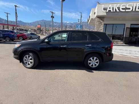 Used 2012 Kia Sorento FWD image 4