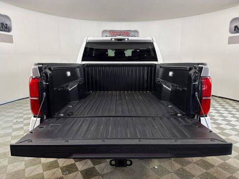 Used 2025 Toyota Tacoma TRD Off-Road image 18