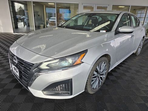 Used 2023 Nissan Altima 2.5 SV image 8