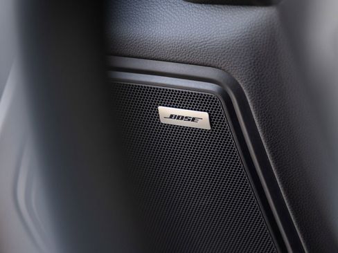 Certified 2026 Porsche Macan AWD/4WD image 33