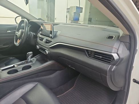 Used 2019 Nissan Altima 2.5 SR FWD image 14