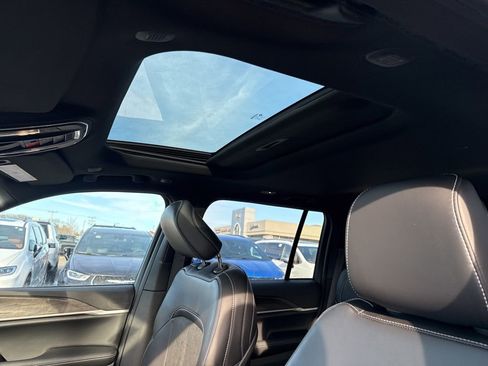 New 2026 Jeep Grand Cherokee Laredo image 17