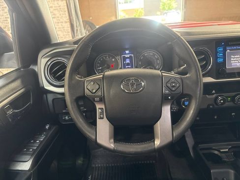 Used 2017 Toyota Tacoma TRD Sport w/ Tow Package RWD image 14