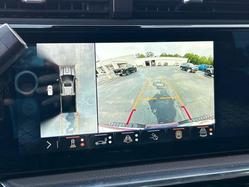 Used 2024 GMC Sierra 2500 Denali w/ Denali Reserve Package AWD/4WD image 23