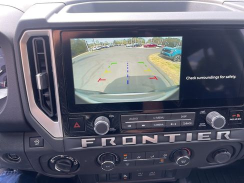 Certified 2025 Nissan Frontier SV image 17