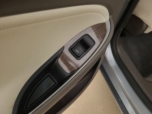 Used 2024 Chevrolet Malibu LT FWD image 13